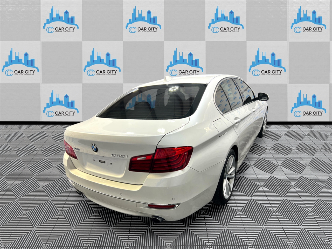 BMW 5-Series 535i xDrive 2016