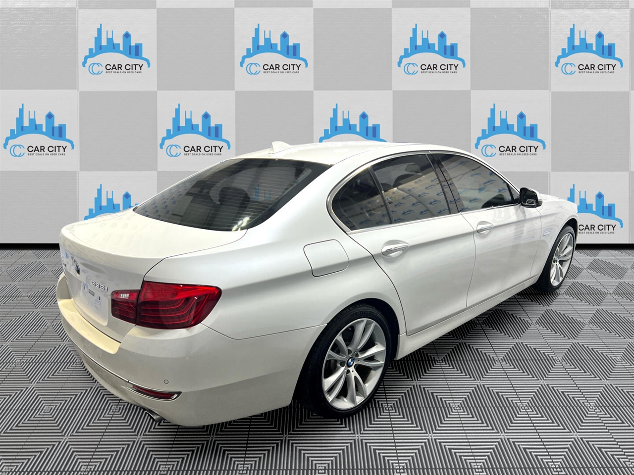 BMW 5-Series 535i xDrive 2016