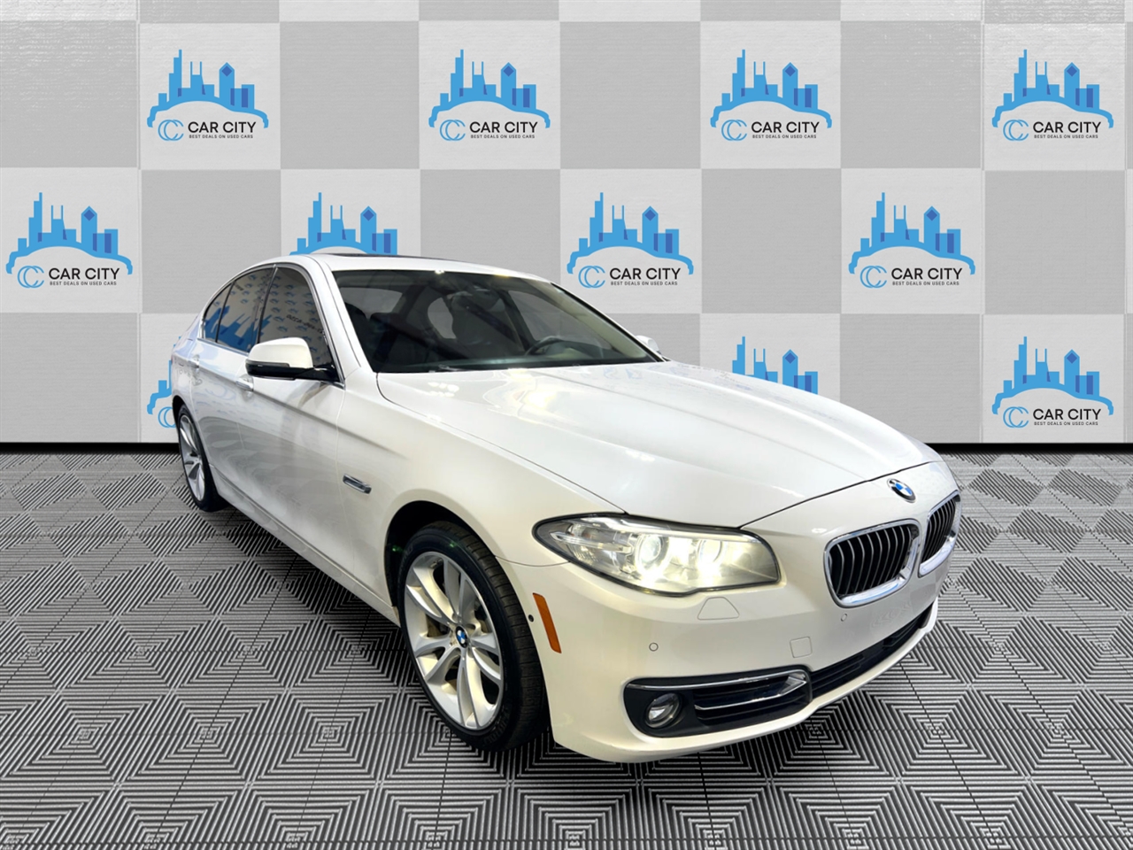 BMW 5-Series 535i xDrive 2016