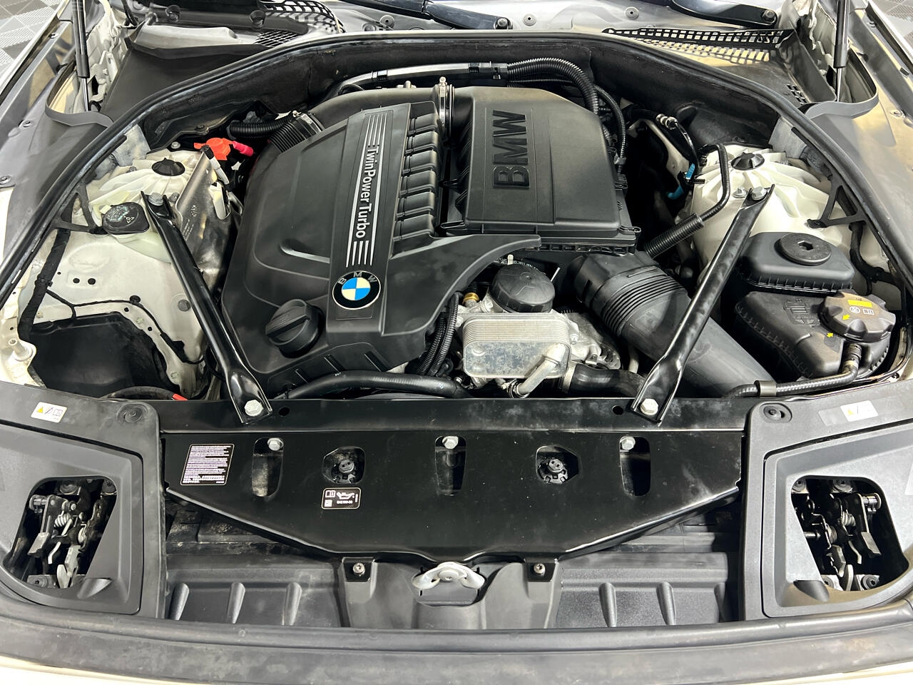 BMW 5-Series 535i xDrive 2016