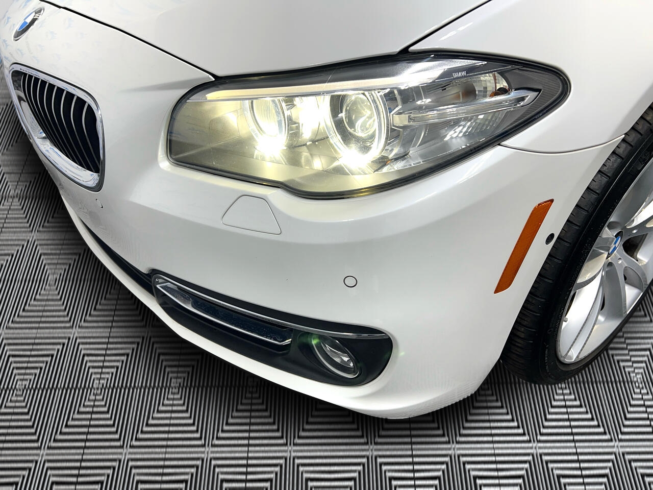 BMW 5-Series 535i xDrive 2016