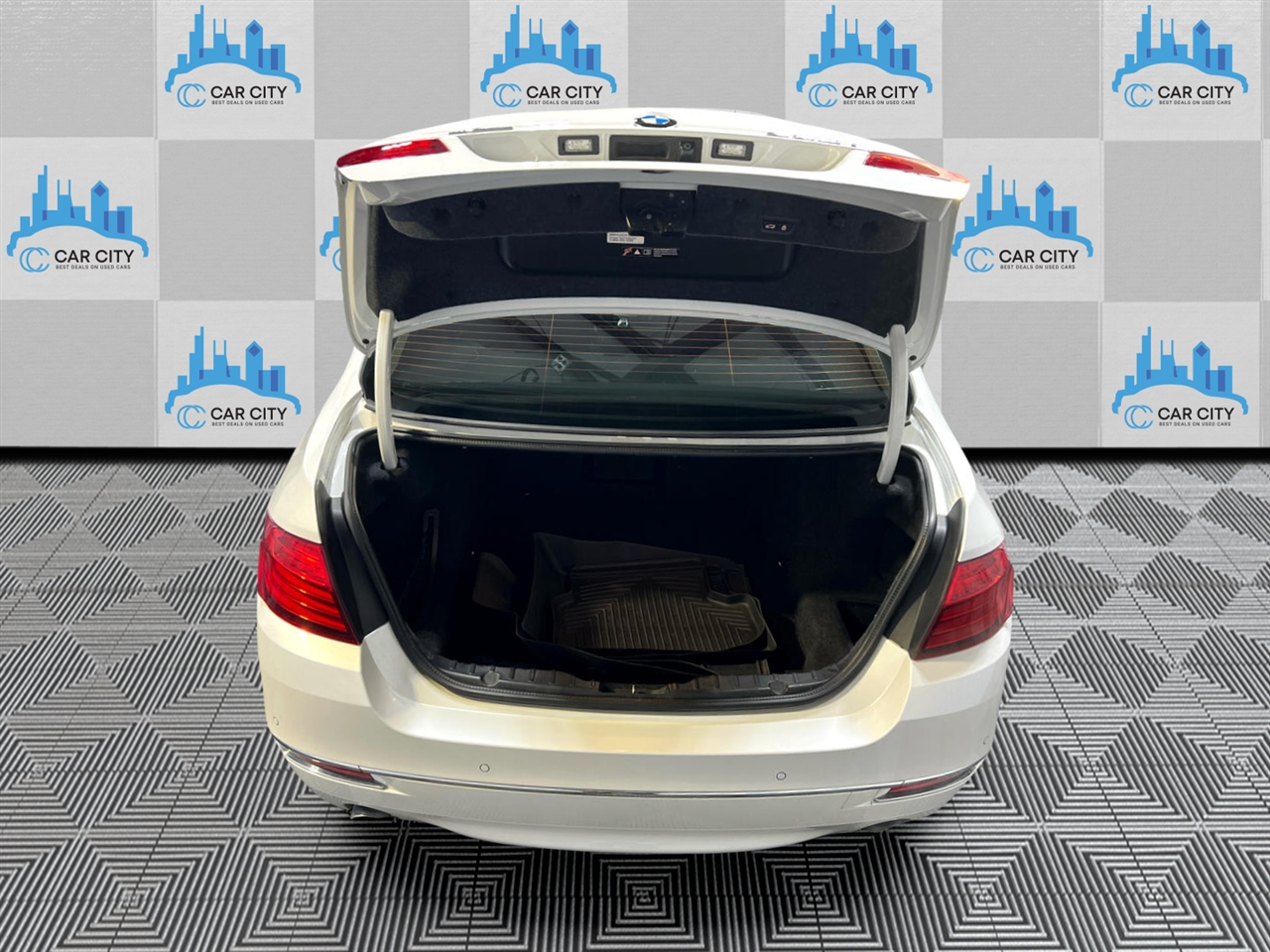 BMW 5-Series 535i xDrive 2016