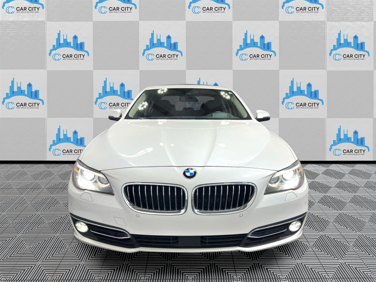 BMW 5-Series 535i xDrive 2016