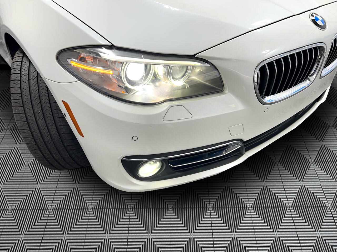 BMW 5-Series 535i xDrive 2016