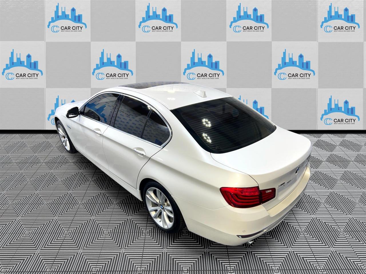 BMW 5-Series 535i xDrive 2016
