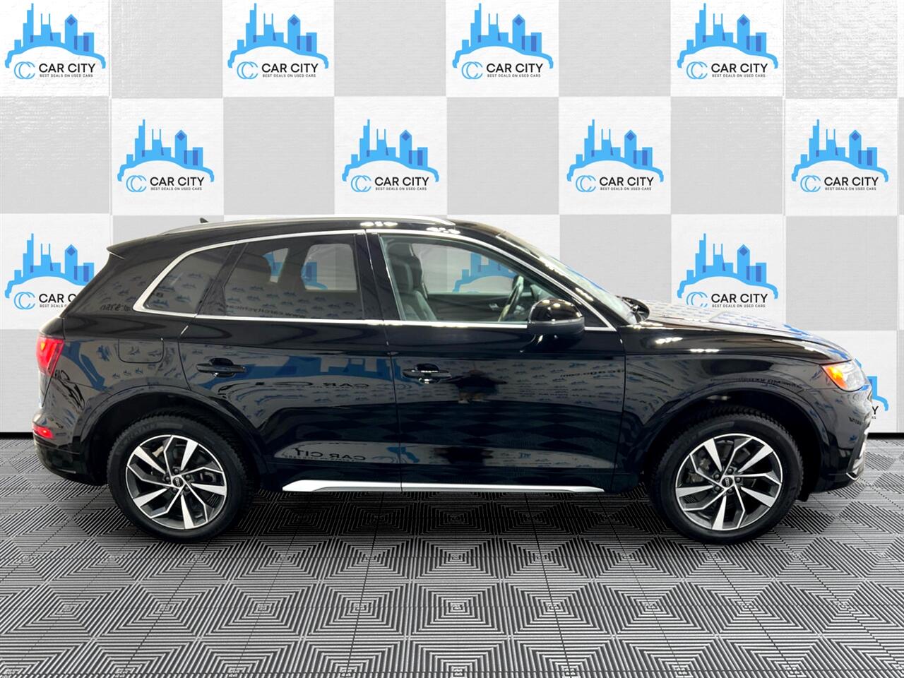 Audi Q5 2.0T Premium Plus quattro 2021