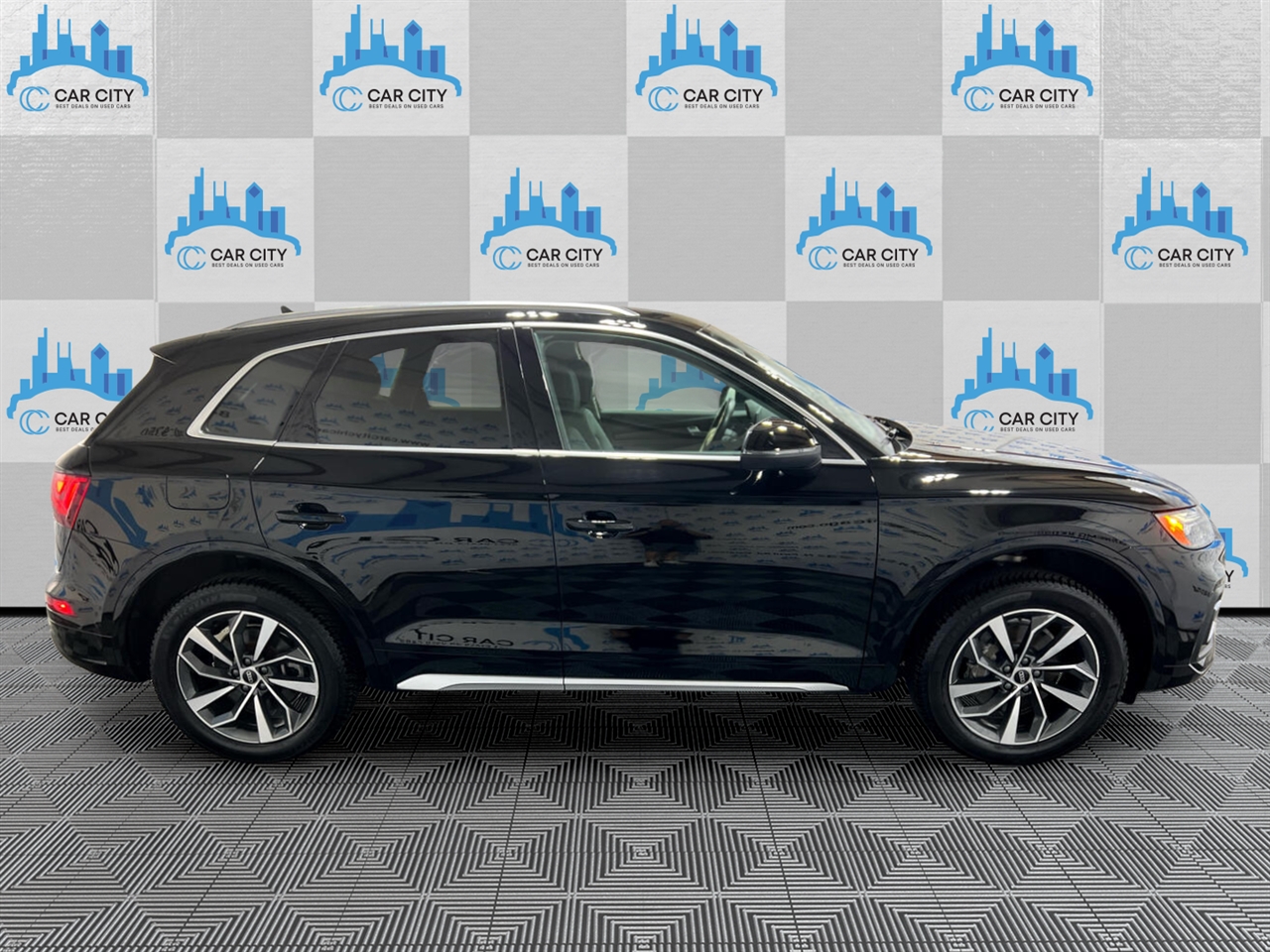 Audi Q5 2.0T Premium Plus quattro 2021