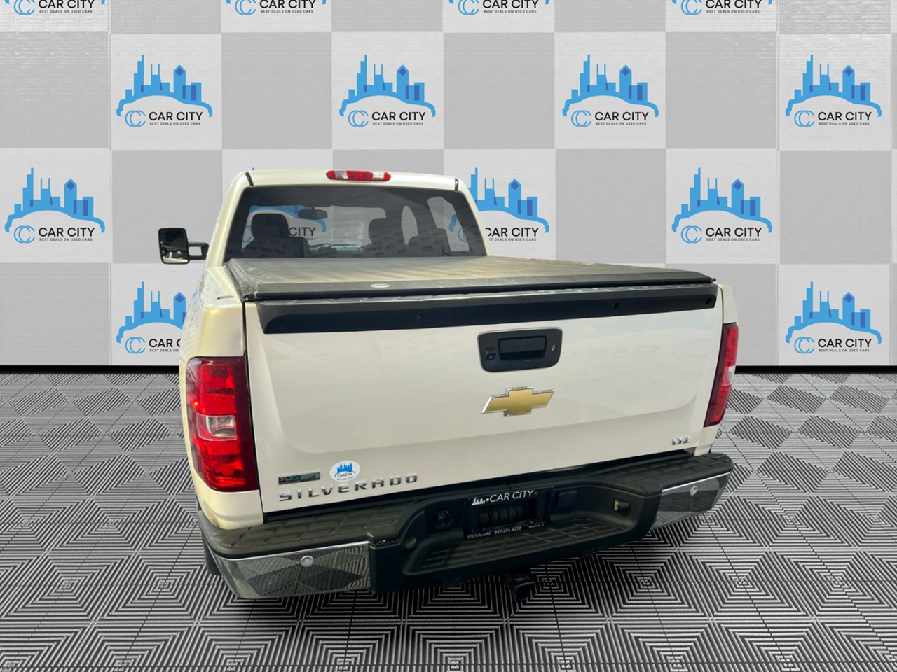 Chevrolet Silverado 1500 LTZ Crew Cab 4WD 2011