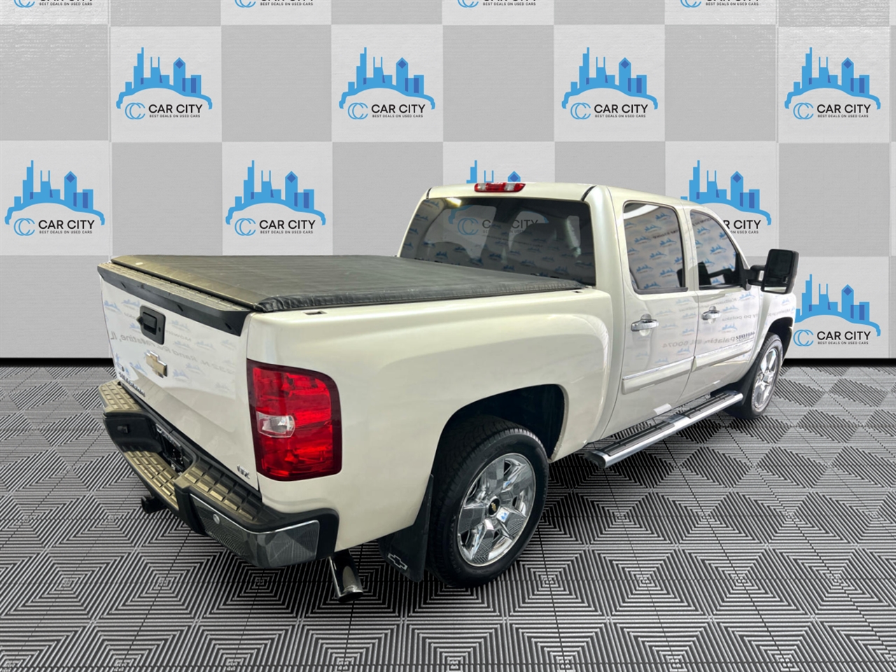 Chevrolet Silverado 1500 LTZ Crew Cab 4WD 2011