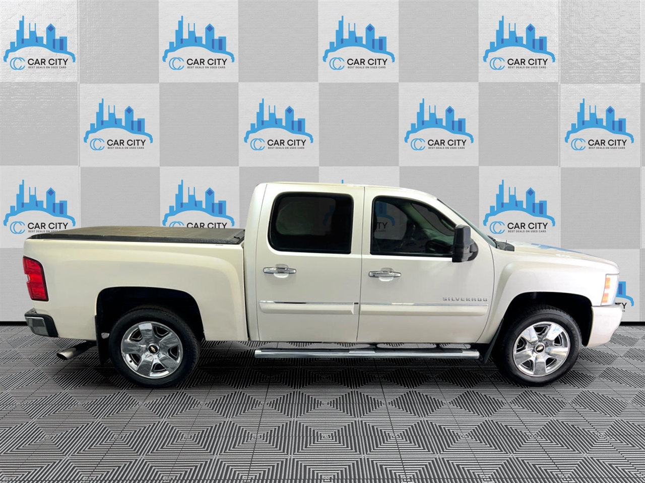 Chevrolet Silverado 1500 LTZ Crew Cab 4WD 2011