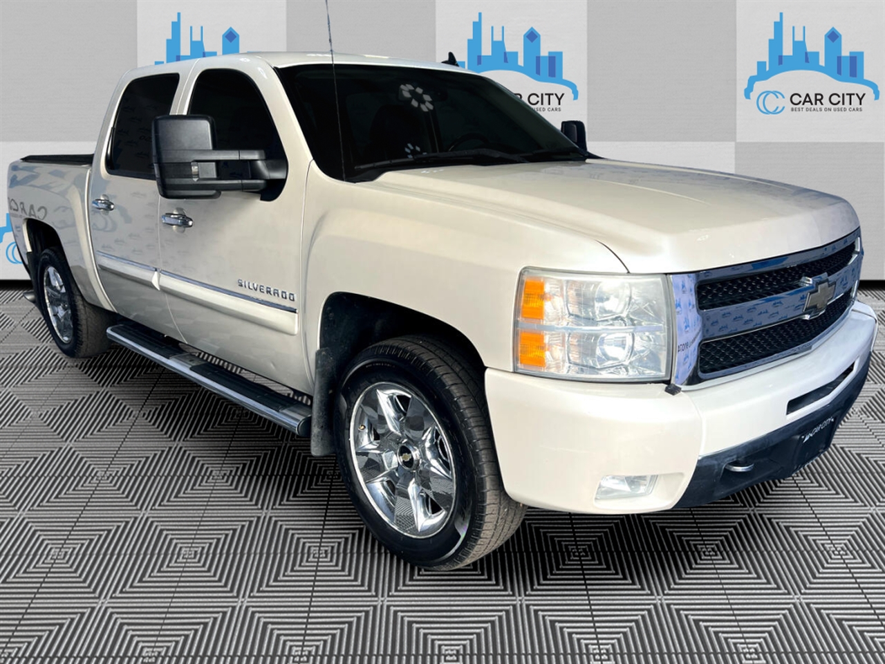 Chevrolet Silverado 1500 LTZ Crew Cab 4WD 2011