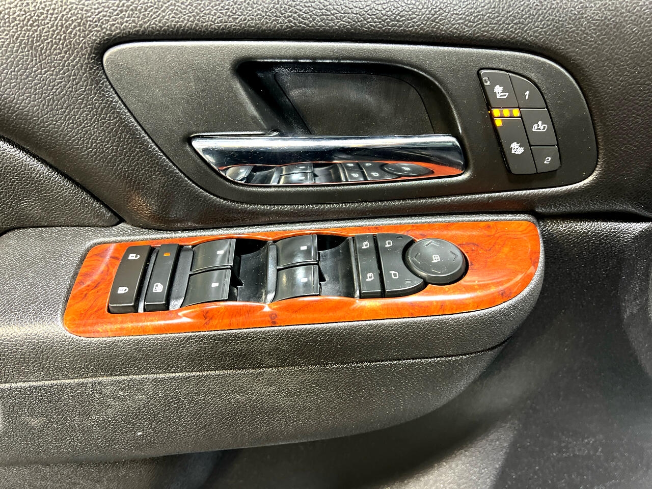 Chevrolet Silverado 1500 LTZ Crew Cab 4WD 2011