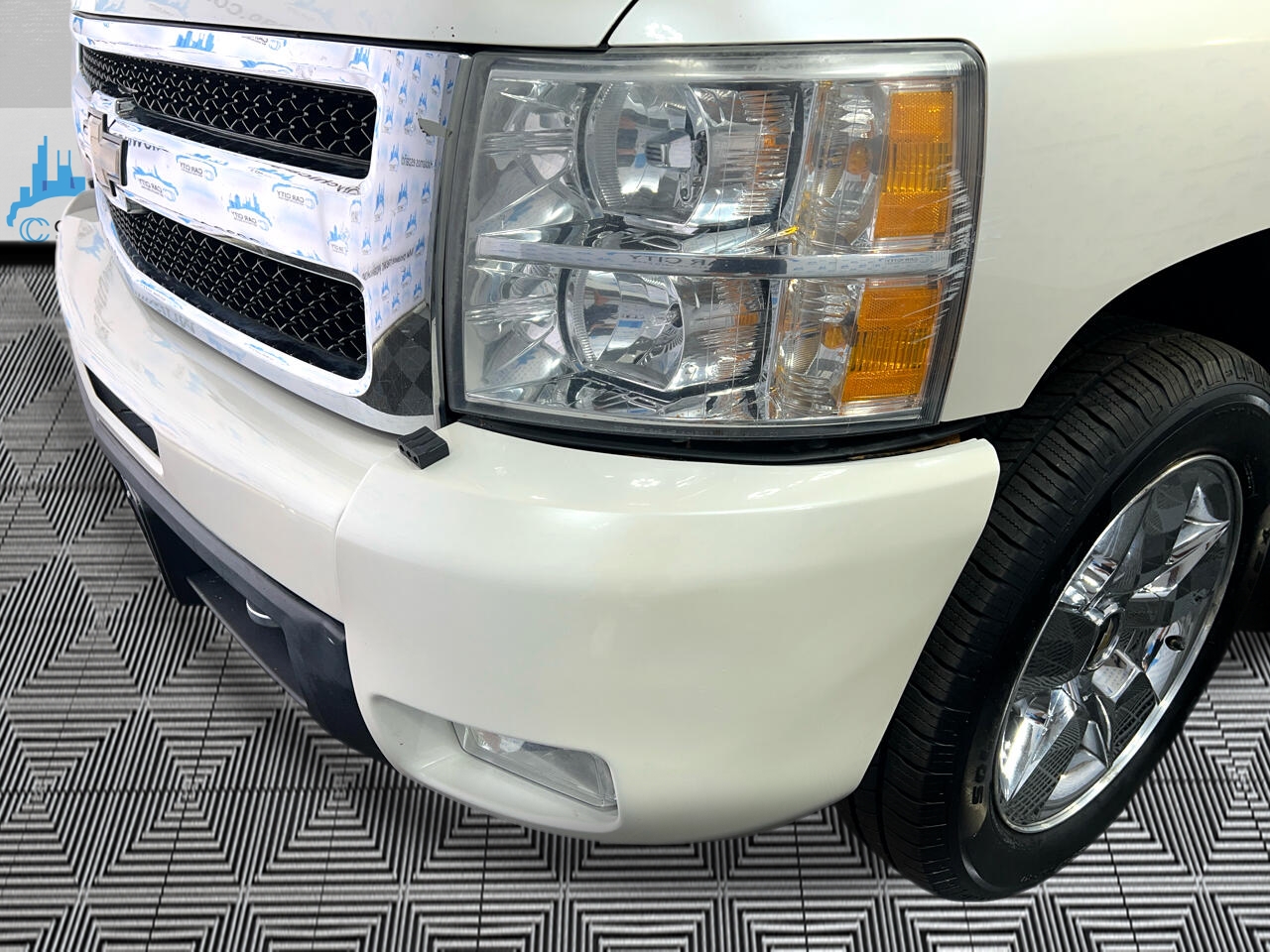 Chevrolet Silverado 1500 LTZ Crew Cab 4WD 2011