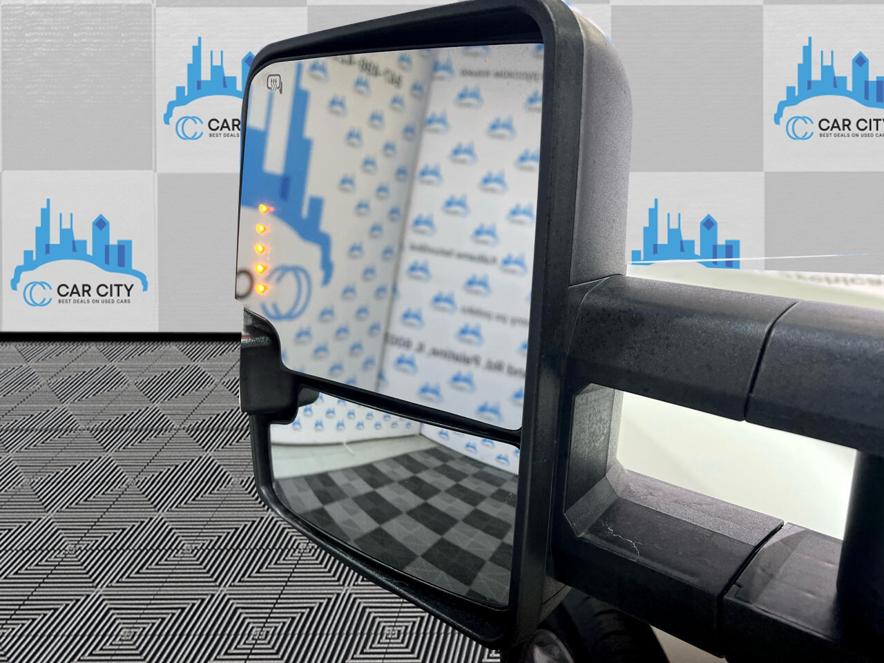 Chevrolet Silverado 1500 LTZ Crew Cab 4WD 2011