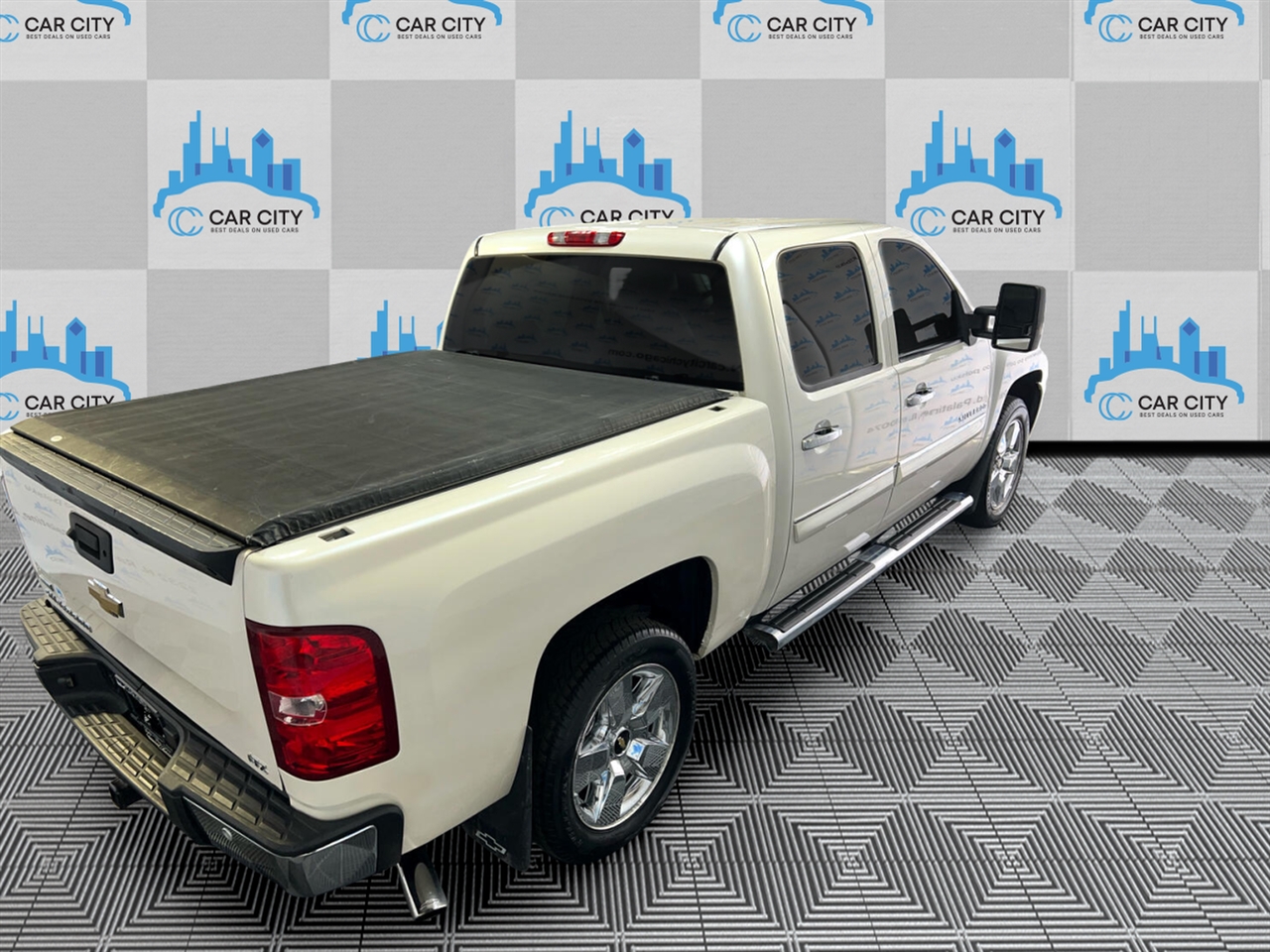 Chevrolet Silverado 1500 LTZ Crew Cab 4WD 2011