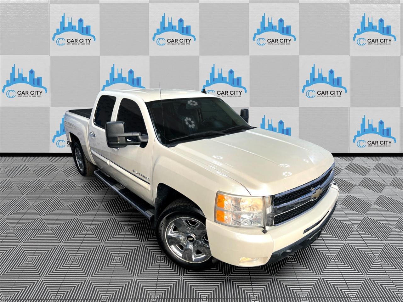 Chevrolet Silverado 1500 LTZ Crew Cab 4WD 2011