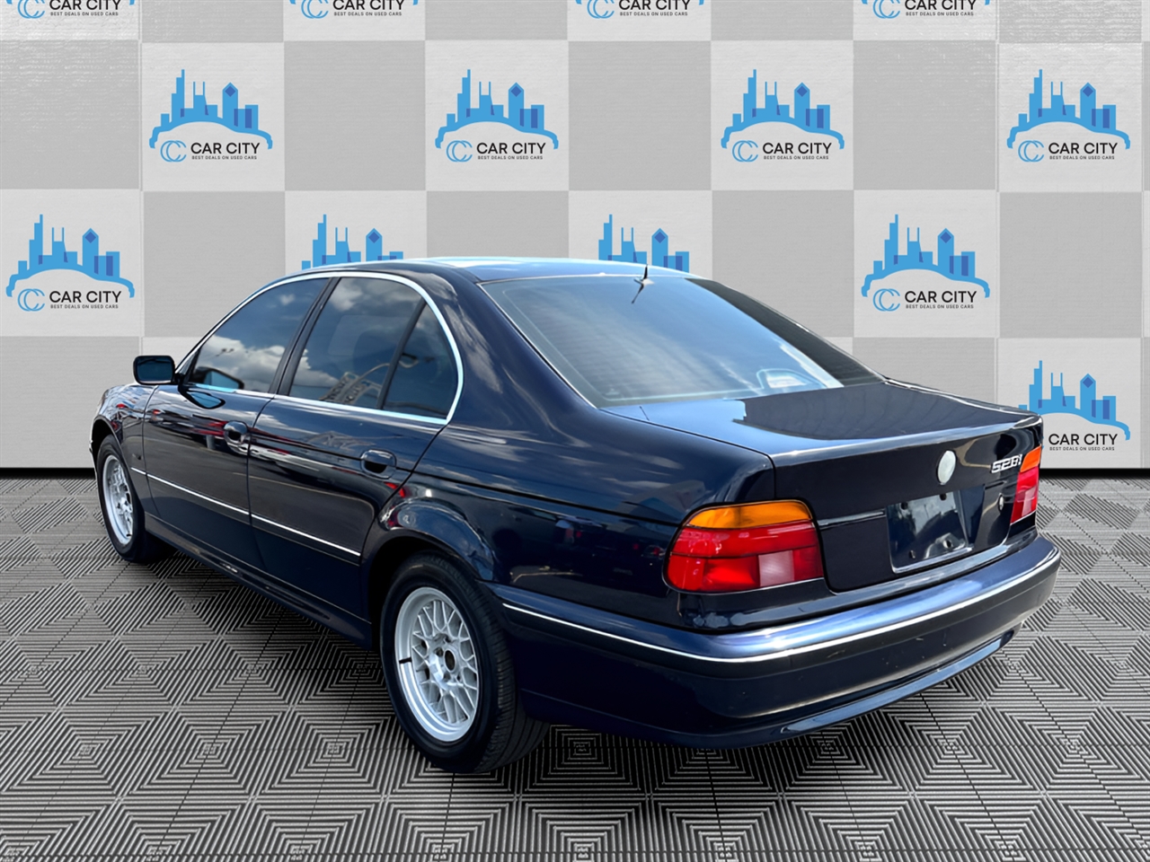 BMW 5-Series 528i 2000