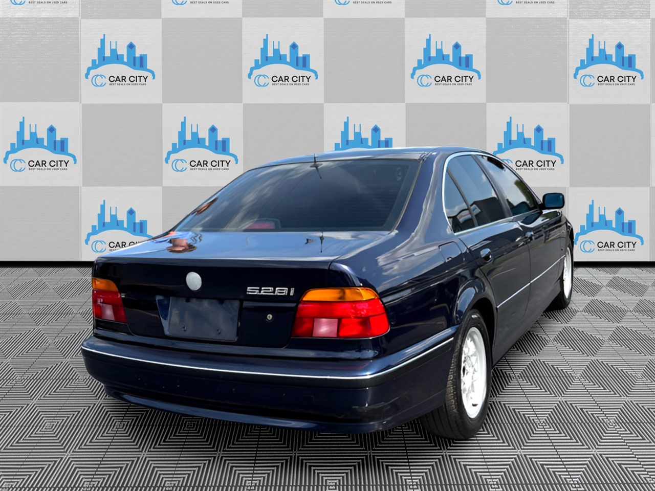 BMW 5-Series 528i 2000