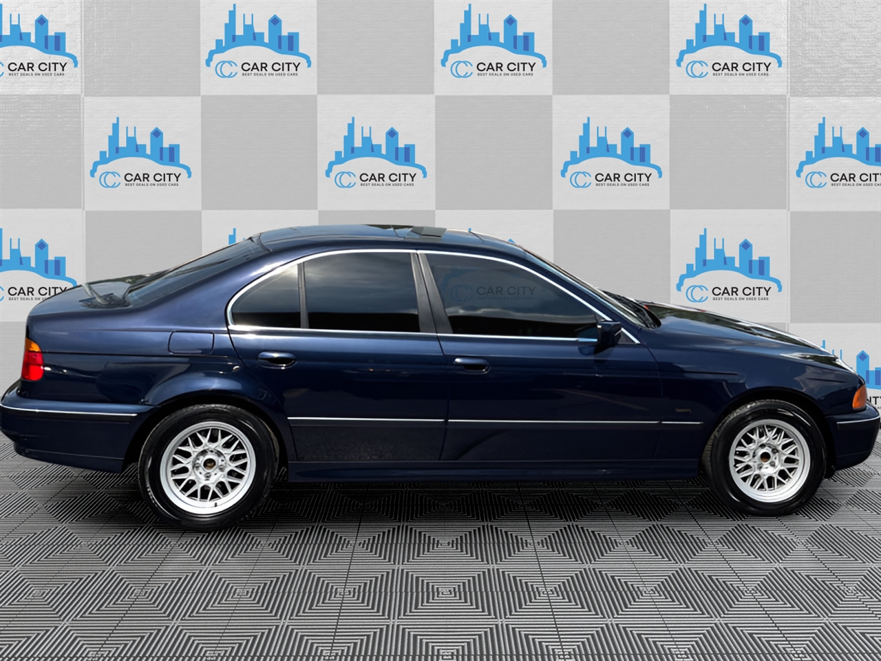 BMW 5-Series 528i 2000