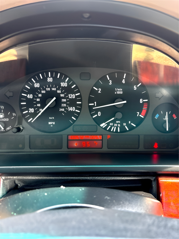 BMW 5-Series 528i 2000