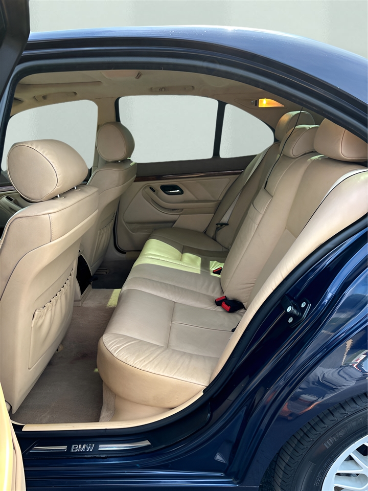 BMW 5-Series 528i 2000
