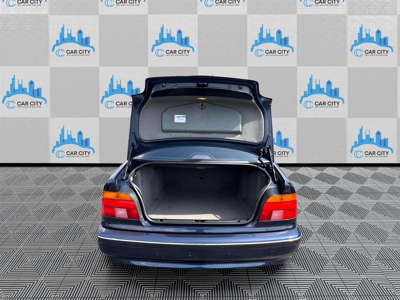 BMW 5-Series 528i 2000
