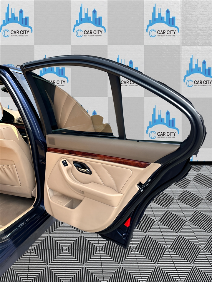 BMW 5-Series 528i 2000