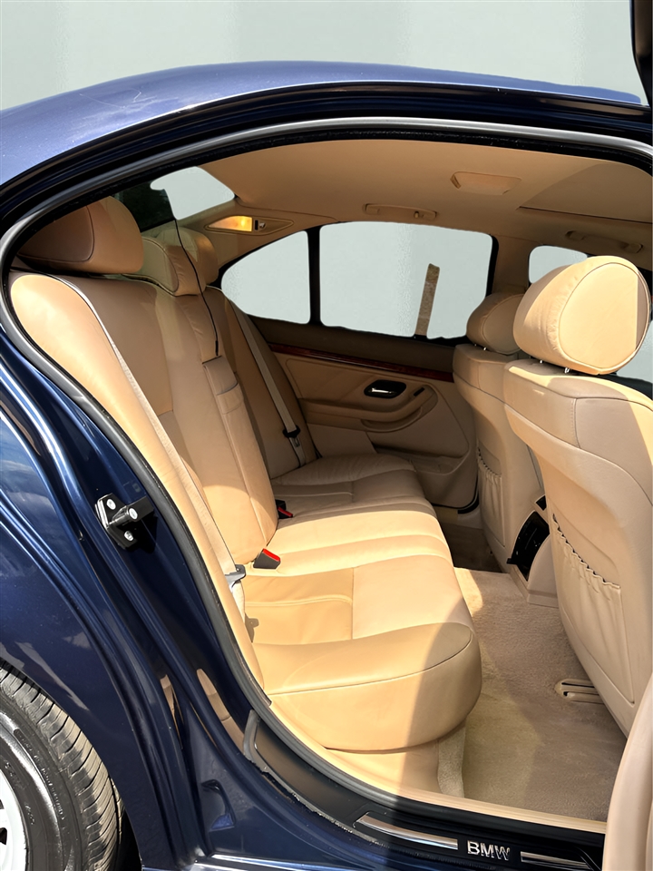 BMW 5-Series 528i 2000