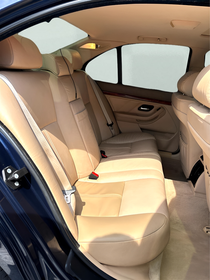 BMW 5-Series 528i 2000