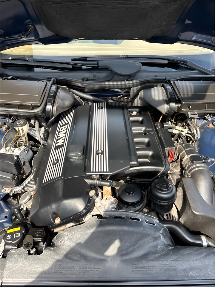 BMW 5-Series 528i 2000