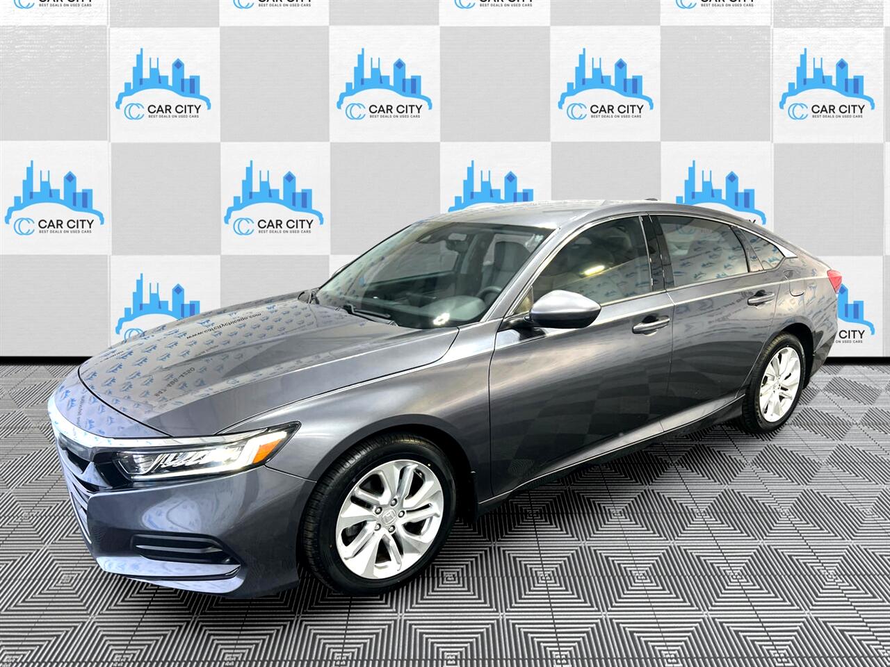 2018 Honda Accord LX photo 4