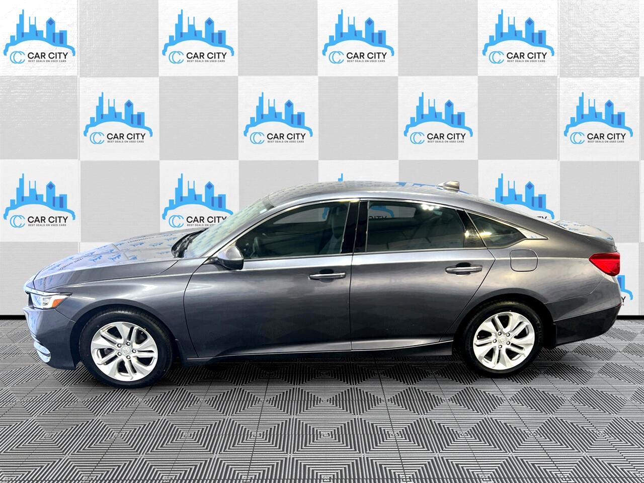 2018 Honda Accord LX photo 5