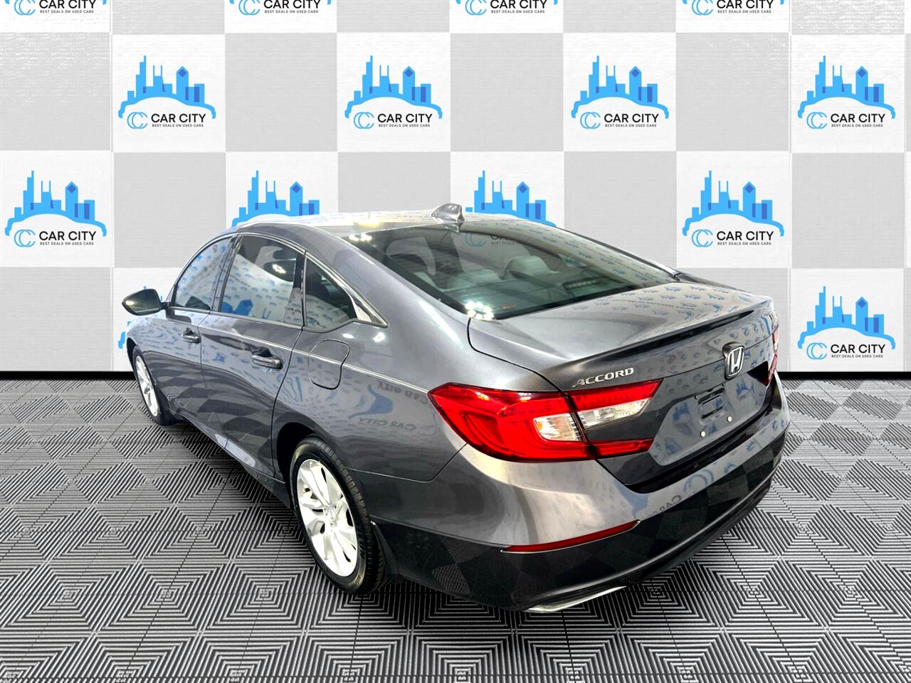 2018 Honda Accord LX photo 6