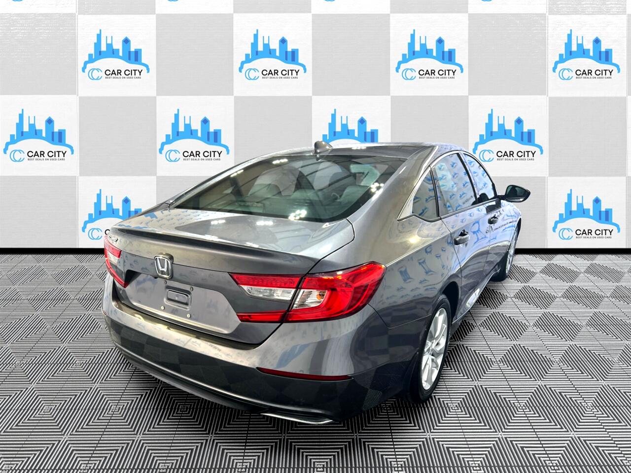 2018 Honda Accord LX photo 9