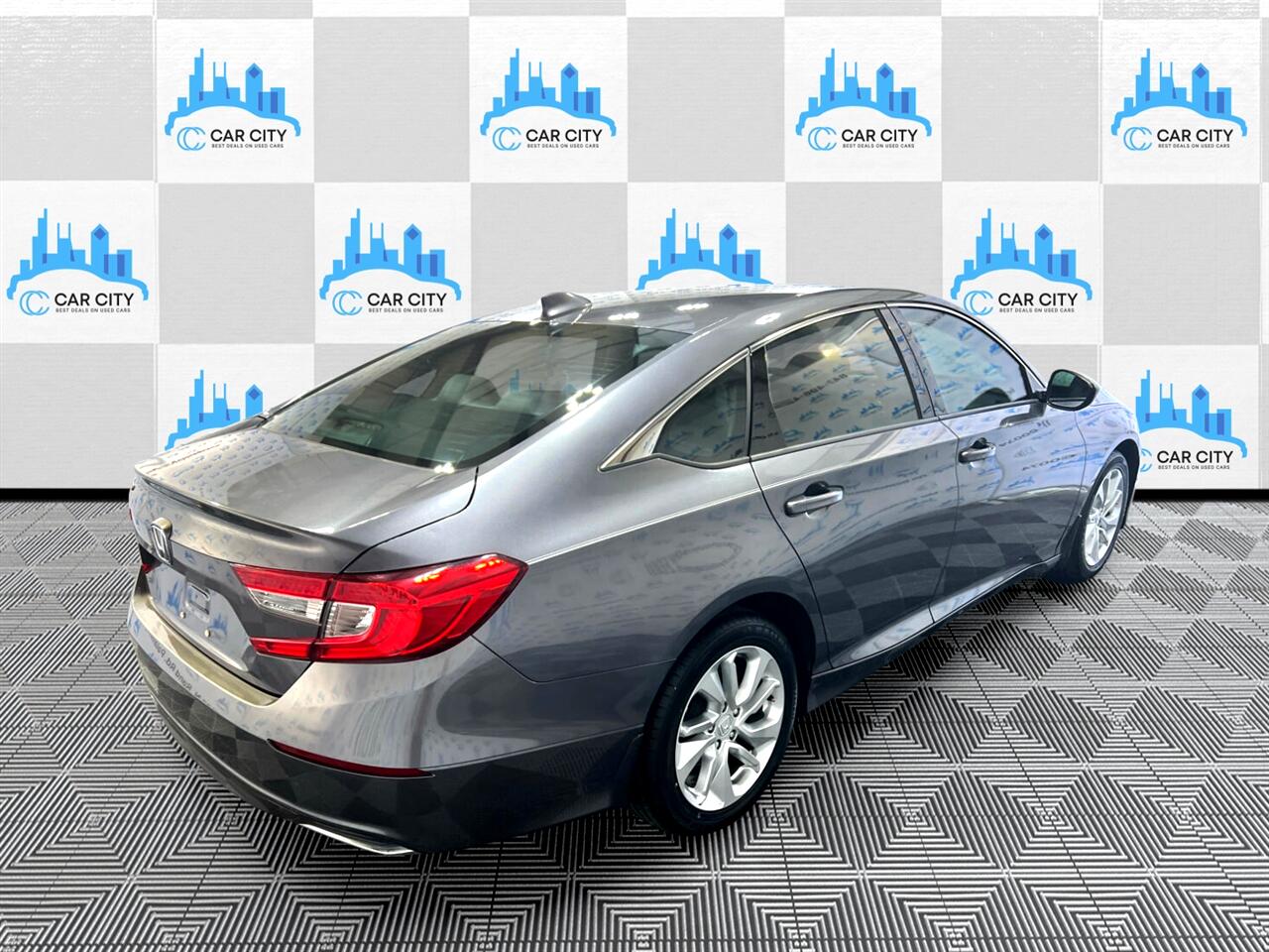 2018 Honda Accord LX photo 10