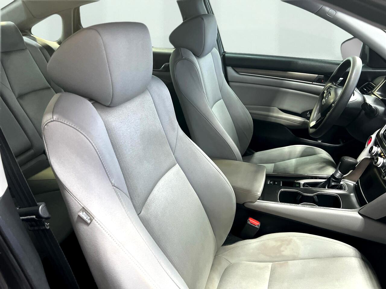 2018 Honda Accord LX photo 32
