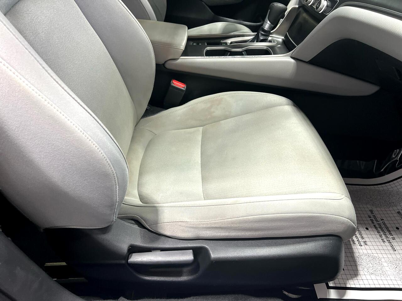 2018 Honda Accord LX photo 33