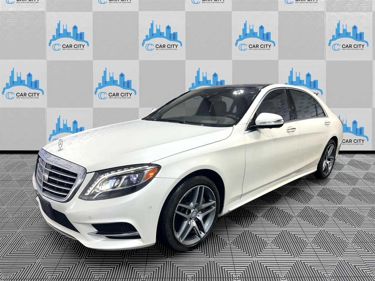2015 Mercedes Benz S 550 photo 4