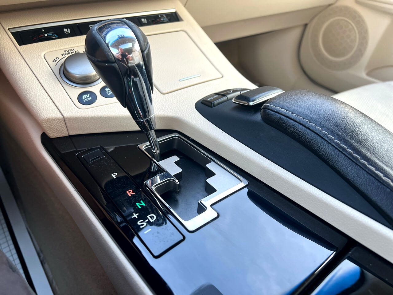 Lexus ES 300h Luxury 2014