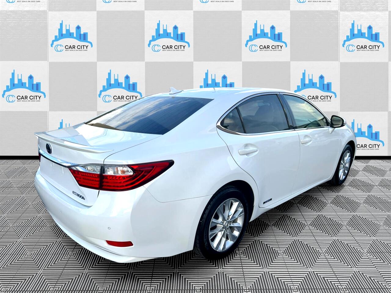 Lexus ES 300h Luxury 2014