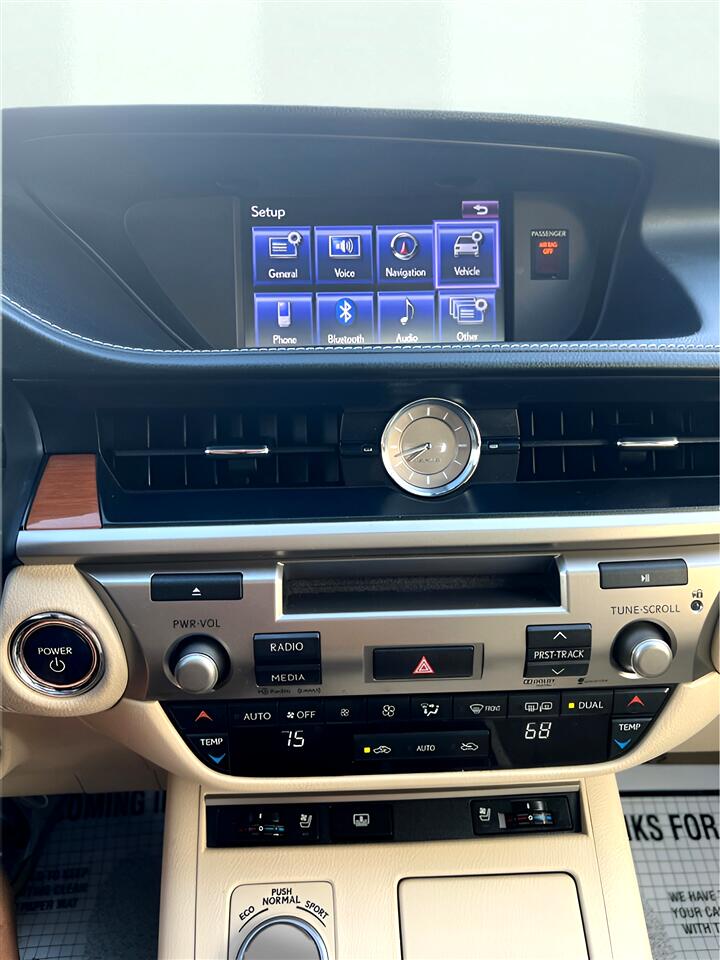 Lexus ES 300h Luxury 2014