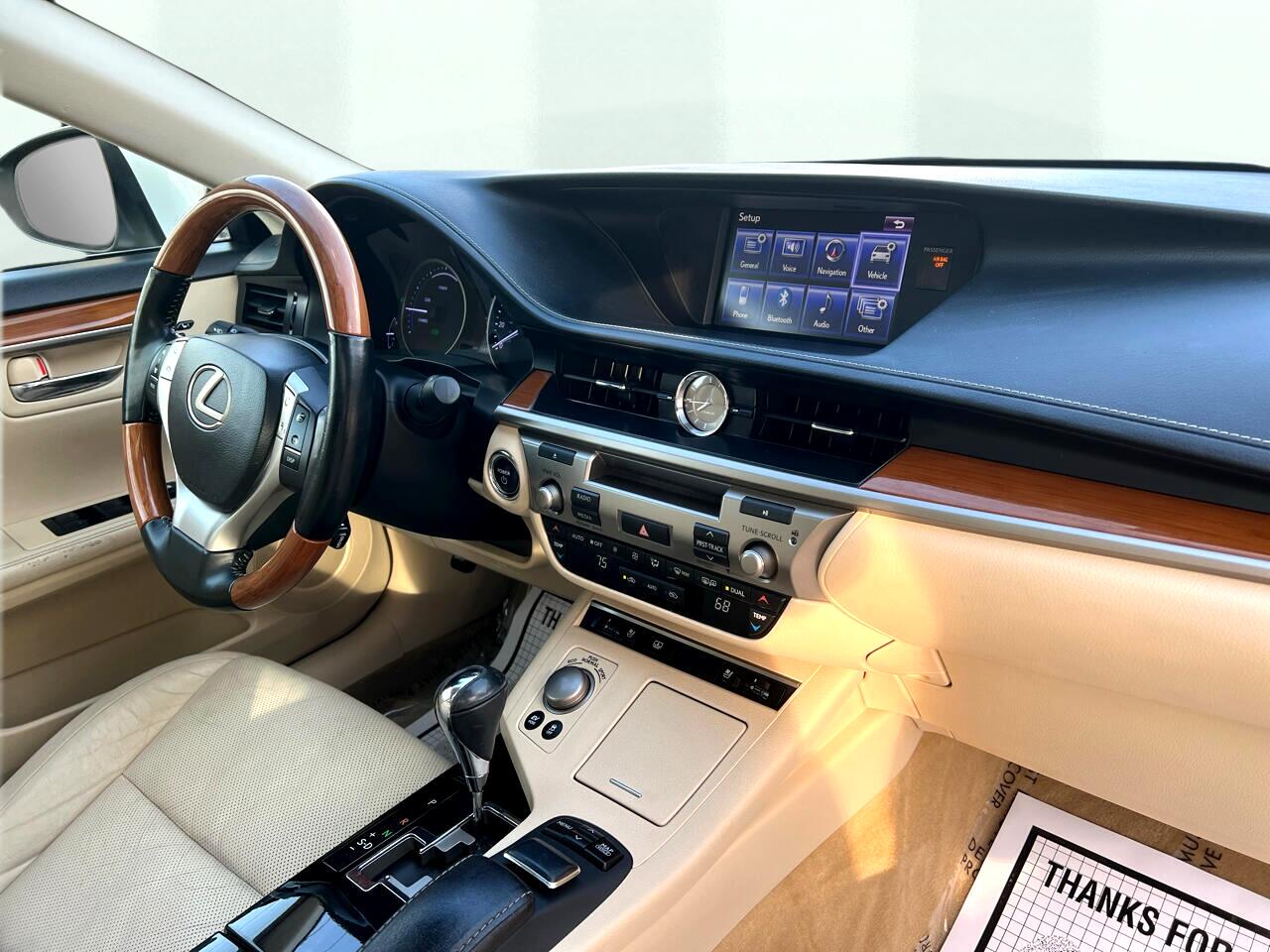 Lexus ES 300h Luxury 2014