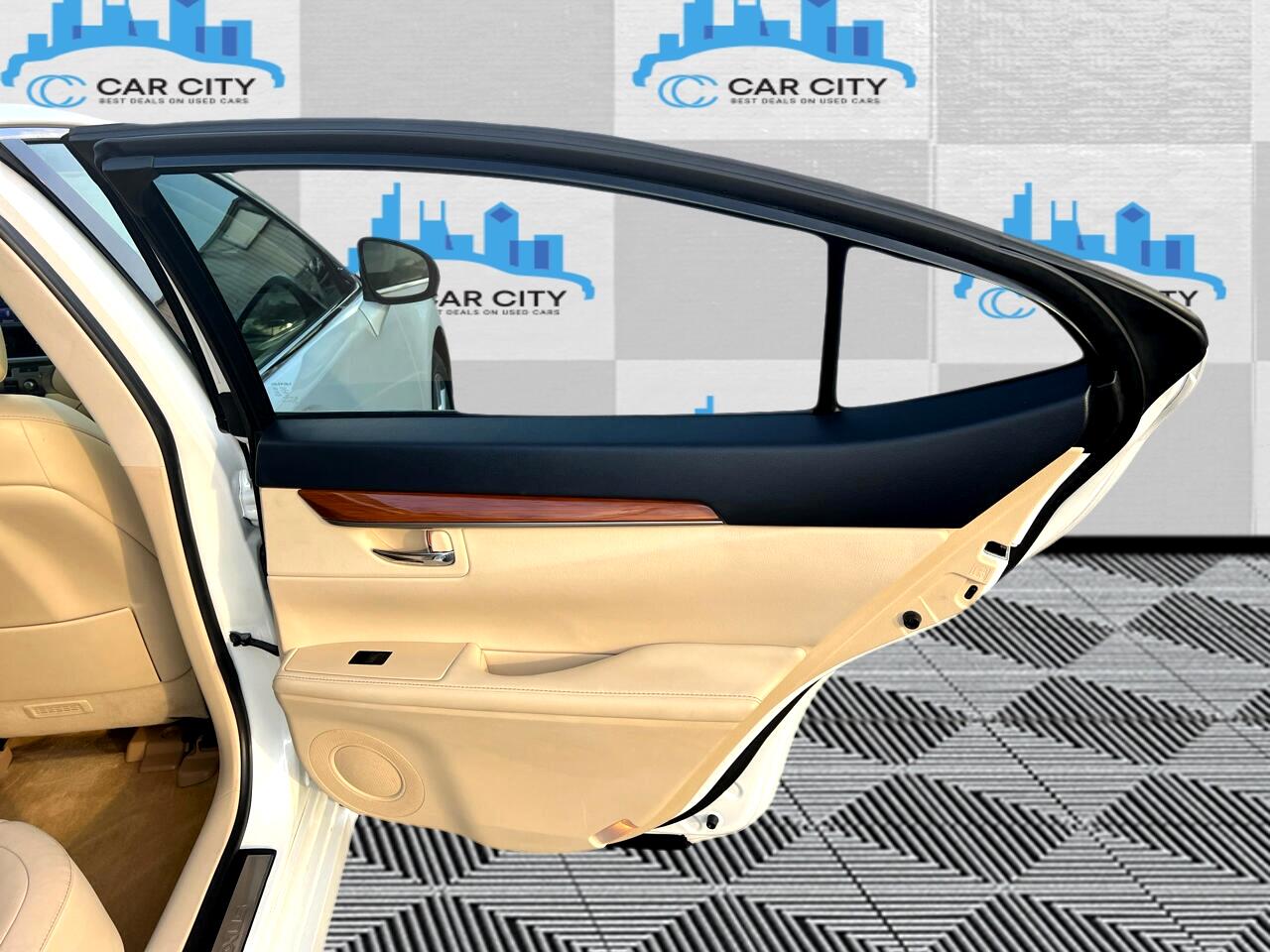 Lexus ES 300h Luxury 2014