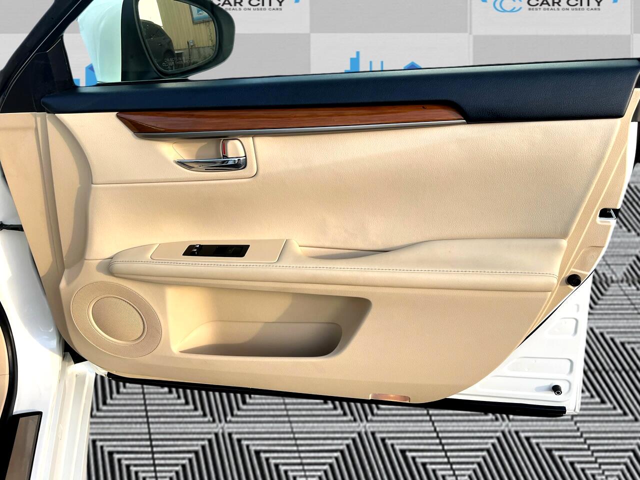 Lexus ES 300h Luxury 2014