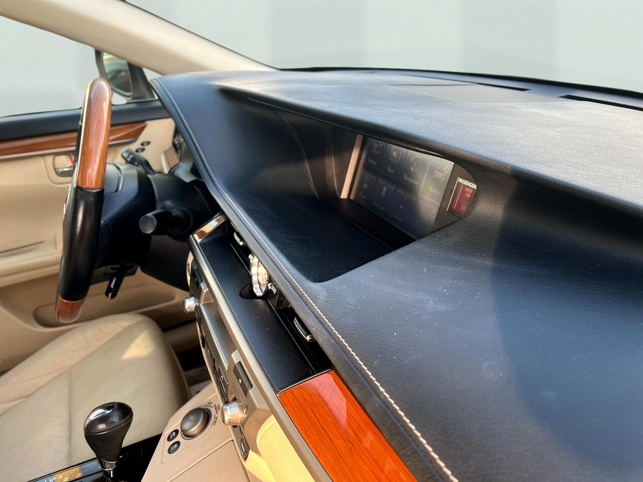 Lexus ES 300h Luxury 2014