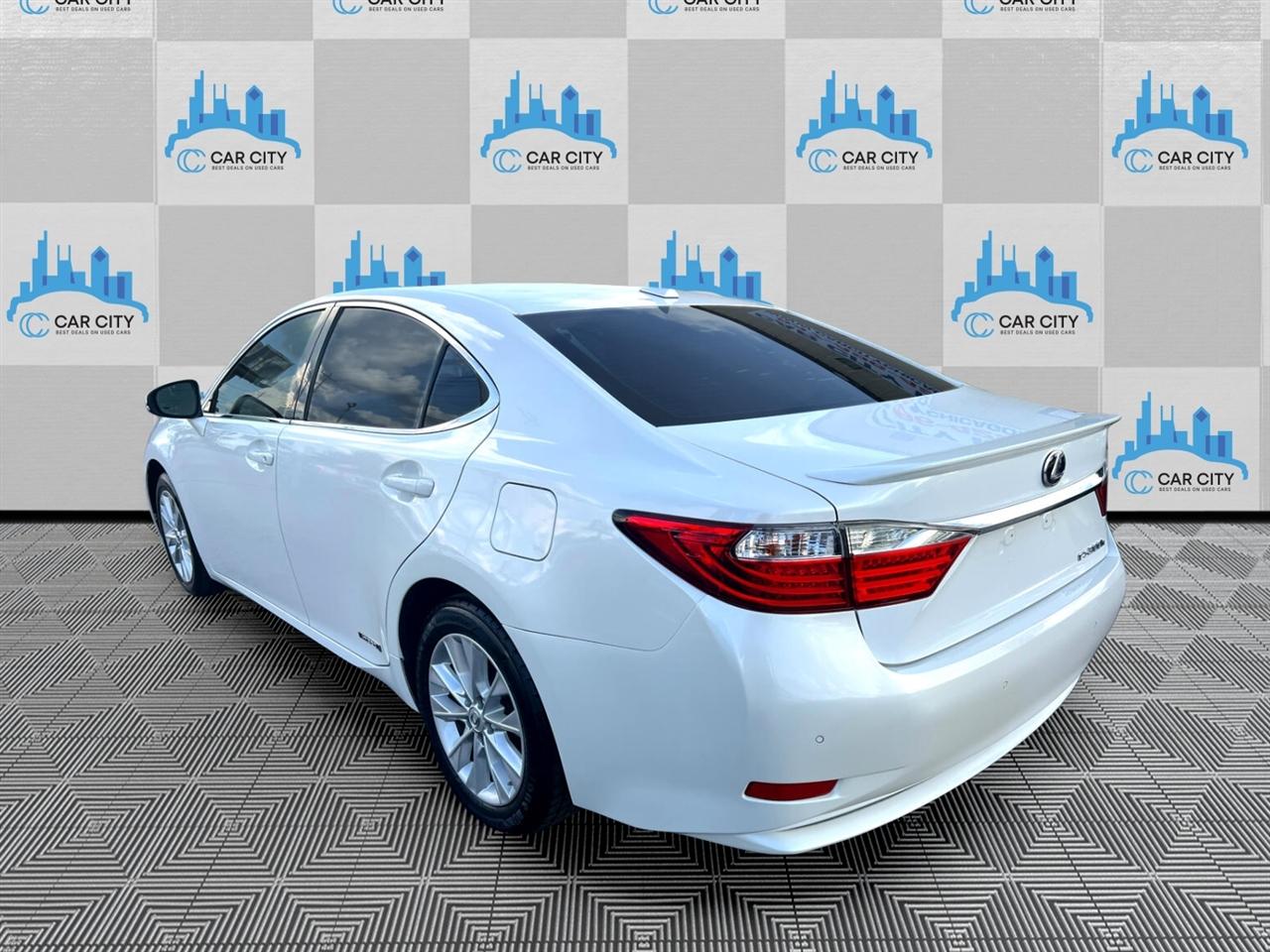 Lexus ES 300h Luxury 2014