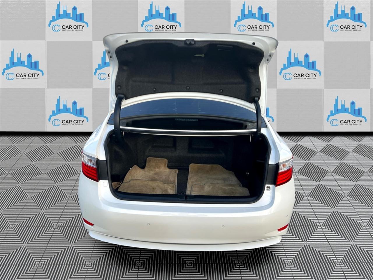 Lexus ES 300h Luxury 2014