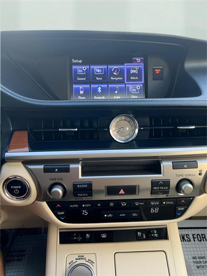 Lexus ES 300h Luxury 2014