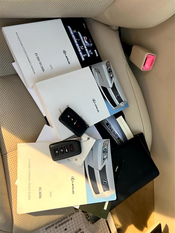 Lexus ES 300h Luxury 2014