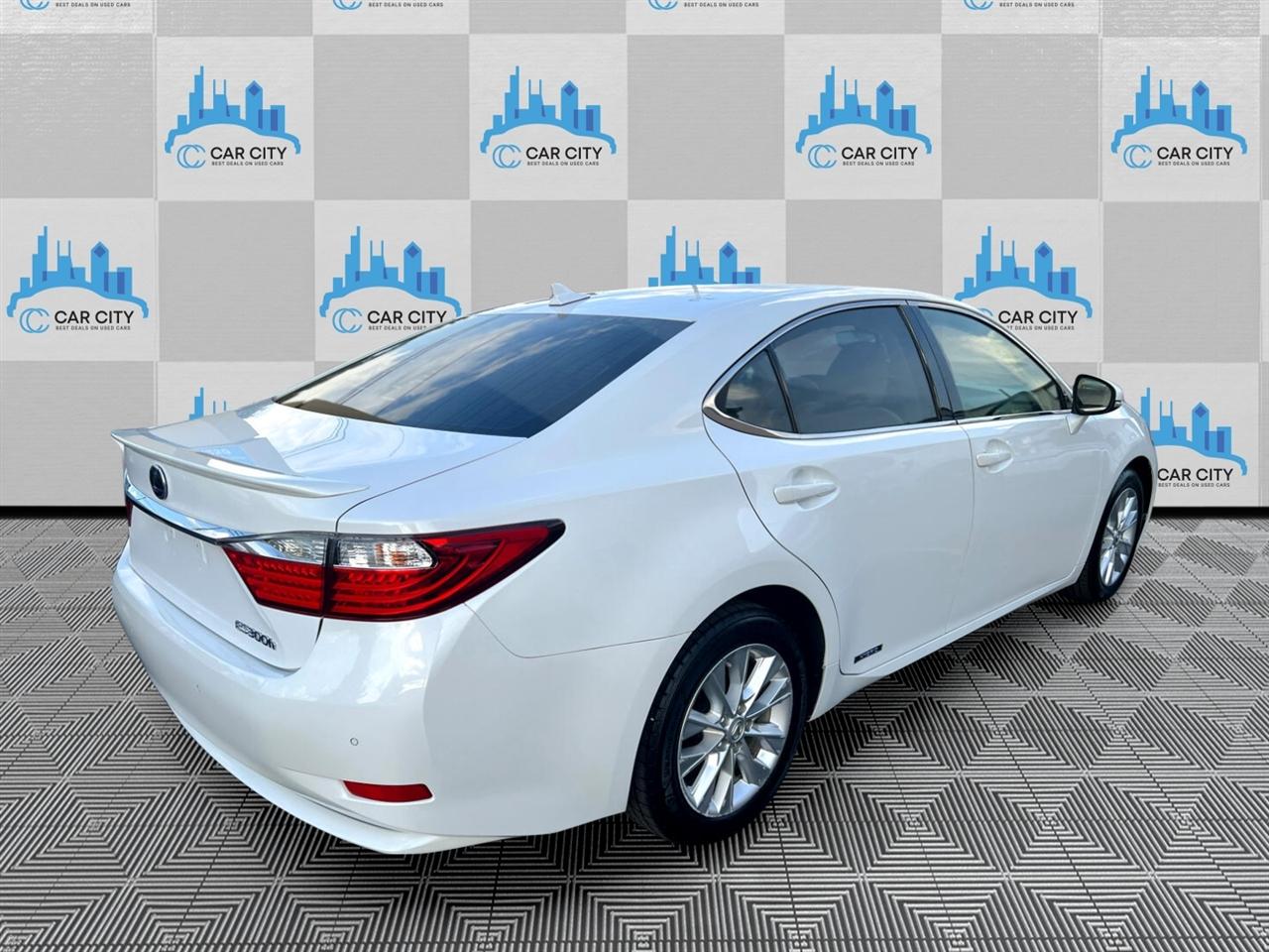 Lexus ES 300h Luxury 2014